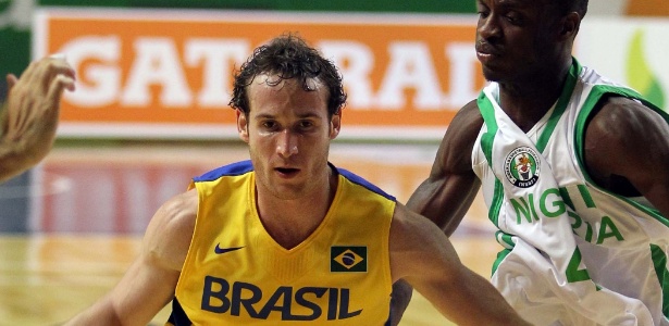 Marcelinho Huertas estreou pela seleção no jogo contra a Nigéria