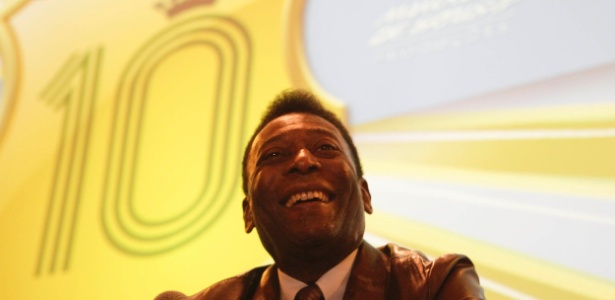 Pelé marcou um gol no Santos em janeiro de 1966, atuando pela Costa do Marfim.  - Fernando Donasci/UOL