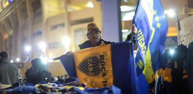 Torcedores do Boca Juniors fazem festa nos arredores de La Bombonera  - Ricardo Nogueira/Folhapress
