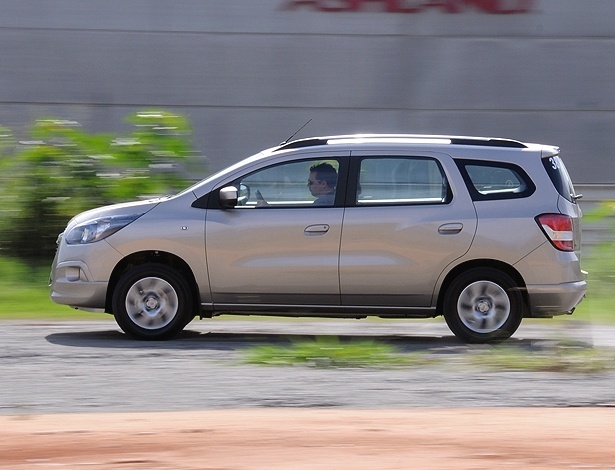 Chevrolet Spin LTZ: sua versatilidade é um fato e seu preço é matador; é isso que você quer?  - Murilo Góes/UOL