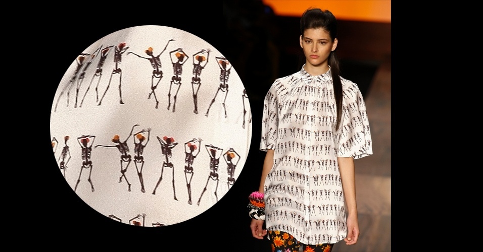 Esqueletos dançantes apareceram na estampa divertida de Andrea Marques, no Fashion Rio - Alexandre Schneider/UOL