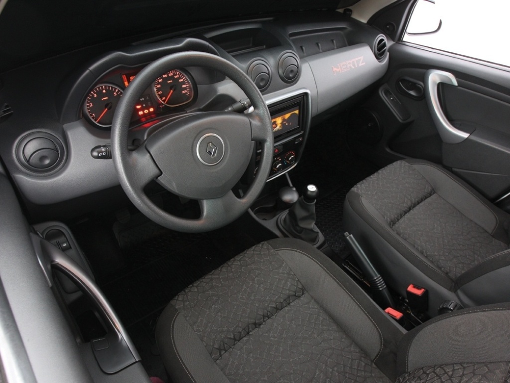 Interior do SUV é praticamente original, à exceção do som e multimídia - João Mantovani/Fullpower