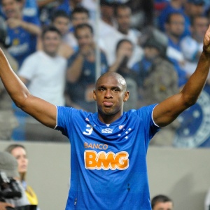 Zagueiro Rafael Donato, que fez os gols do time celeste, falhou no primeiro gol do São Paulo - Douglas Magno/VIPCOMM