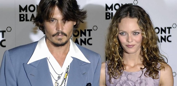 O ator Johnny Depp e a cantora Vanessa Paradis, que confirmaram que não estão mais juntos 