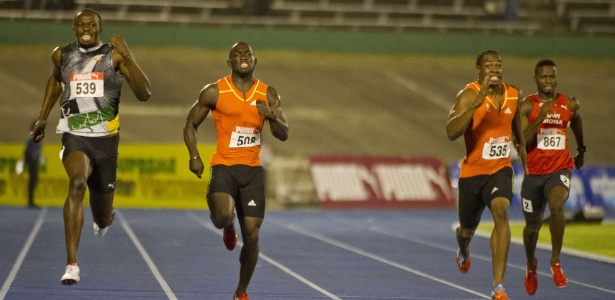 Yohan Blake (2º à direita) vence Usain Bolt (e) na seletiva jamaicana dos 200 m