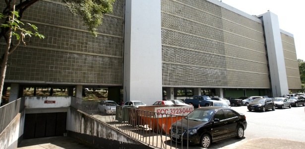 Cunha pede apartamento novo em Brasília, mas Câmara oferece unidade