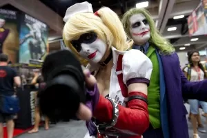 Fãs vestidos de personagens dos quadrinhos durante a Comic-con 2011 - Gregory Bull/AP