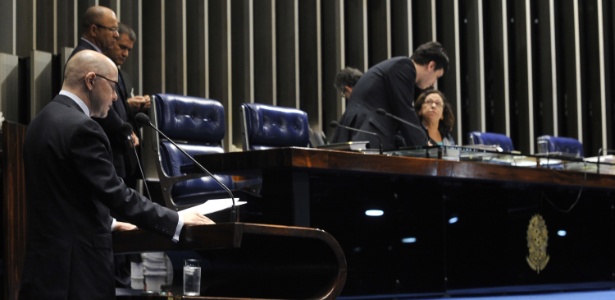 Demóstenes Torres faz discurso no Senado pelo segundo dia consecutivo - Valter Campanato/Agência Brasil