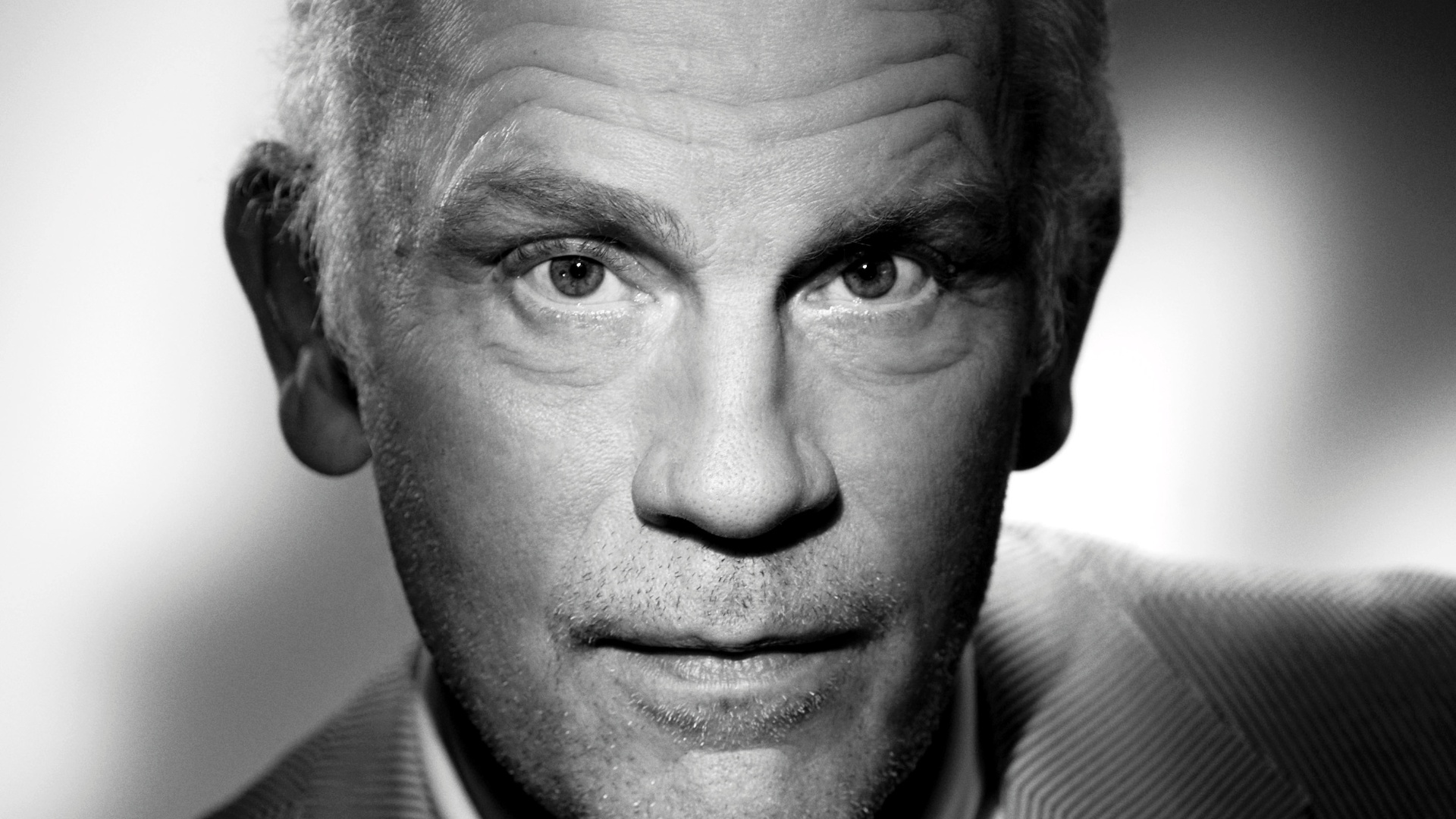 A foto em preto e branco de John Malkovich está na exposição com imagens do estúdio Harcourt (3/7/12) - Divulgação