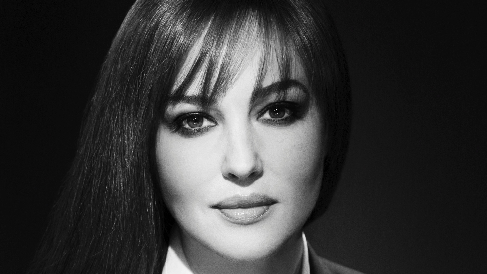 A foto em preto e branco de Monica Bellucci está na exposição com imagens do estúdio Harcourt (3/7/12) - Divulgação