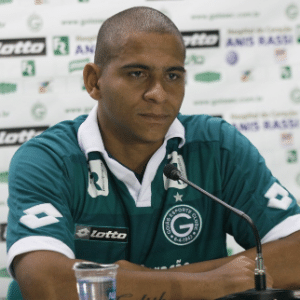 No treinamento desta quarta-feira, Walter mais uma vez atuou entre os titulares do técnico E. Moreira - Site oficial do Goiás