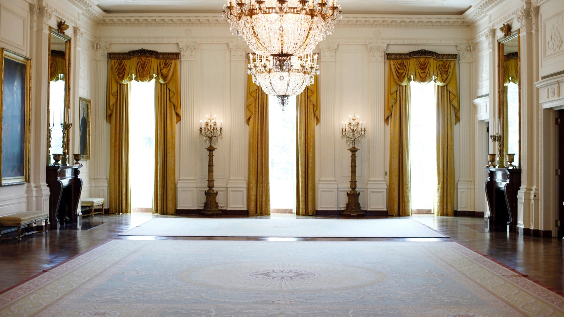 Entre as mais grandiosas salas abertas ao público, a Sala Leste é destinada às grandes recepções. Oito cômodos da Casa Branca podem ser visitados pelo público (imagem do NYT, usar apenas no respectivo material) - Luke Sharrett/ The New York Times