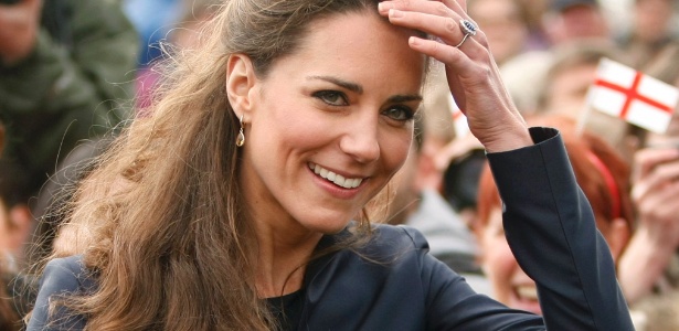Até Kate Middleton, conhecida por suas madeixas sempre bem escovadas, já enfrentou o frizz dos cabelos em um "bad hair day" (11/04/2011) - Getty Images