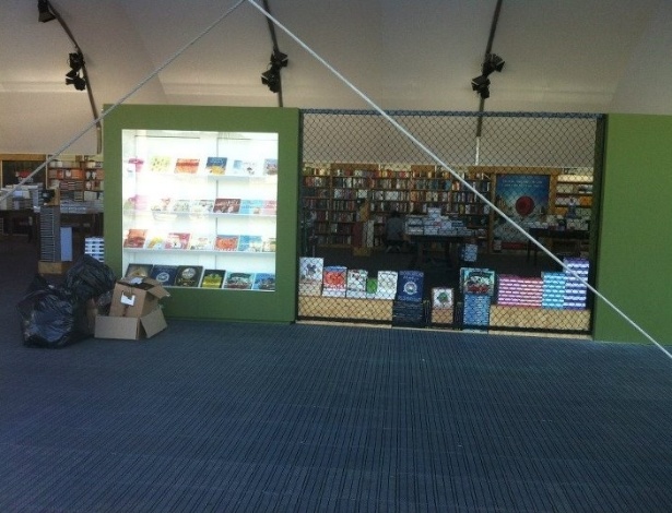 Livraria oficial da Flip, que este ano homenageia Carlos Drummond de Andrade (3/7/12) - Divulgação/Facebook