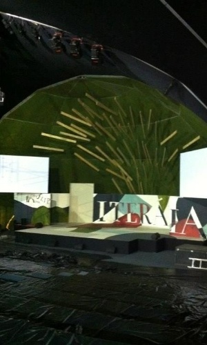 Parte interna da tenda dos autores da décima edição da Feira Literária Internacional de Paraty (Flip), que acontece de 4 a 8 de julho (2/7/12) - Divulgação/Facebook