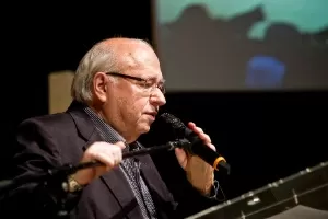 Luis Fernando Verissimo fala durante a abertura da Flip 2012 (4/7/12) - Adriano Vizoni/Folhapress