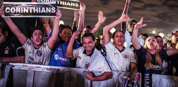 Torcedores do Corinthians já ocupam a Arena Anhembi para acompanhar a decisão - Leonardo Soares/UOL