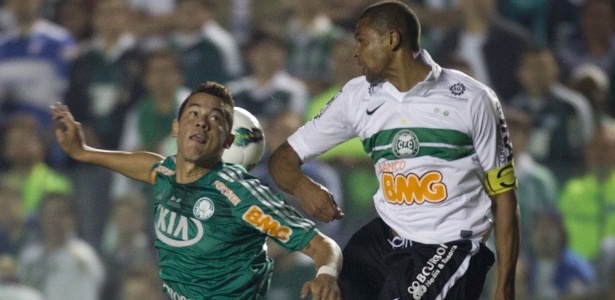 Com a ausência de Barcos, Betinho virou titular do ataque do Palmeiras - Ricardo Nogueira/Folhapress