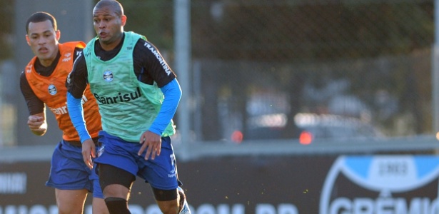 Gabriel (de verde) está fora da lista de inscritos pelo Grêmio na Copa Sul-Americana - Edu Andrade/Agência Freelancer