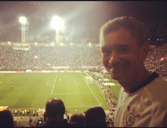 O apresentador Serginho Groisman foi até o estádio do Pacaembu assistir a vitória do Corinthians na Libertadores 2012(5/7/12)