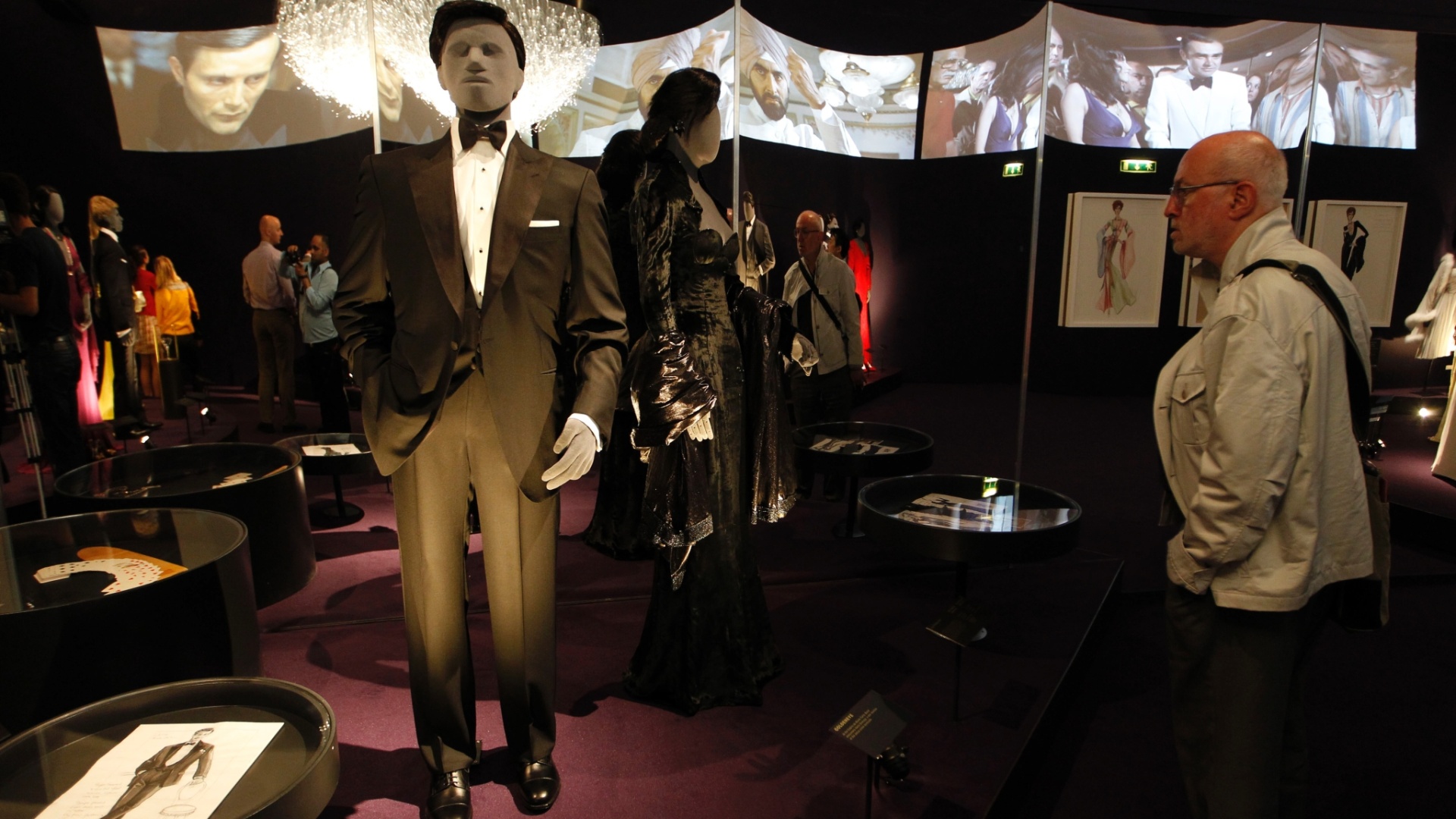 Smoking usado pelo ator Pierce Brosnan em seu primeiro filme da franquia 007 - AP