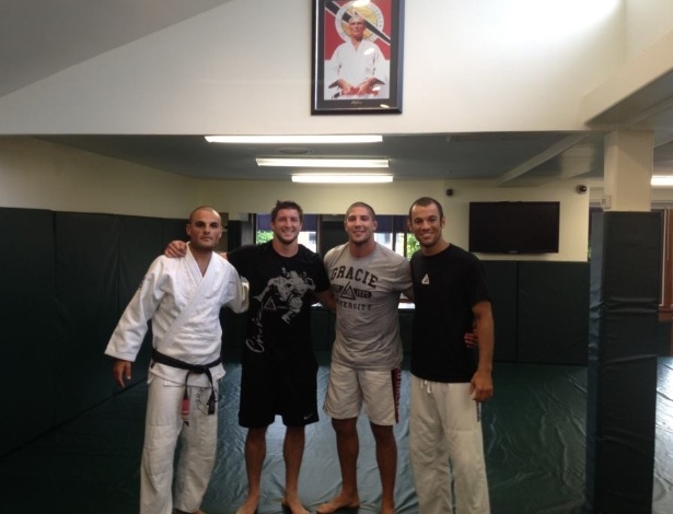 Tim Tebow treina jiu-jitsu com Ralek Gracie, Brandan Schaub e Ryron Gracie