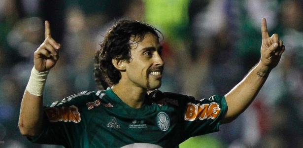 Valdivia marcou o primeiro gol do Palmeiras na final, mas acabou expulso - Almeida Rocha/Folhapress
