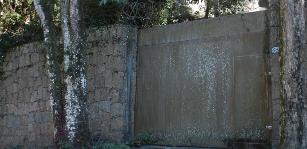 Imagem mostra a fachada da casa onde foi encontrado o corpo, no Jardim Botânico, zona sul do Rio