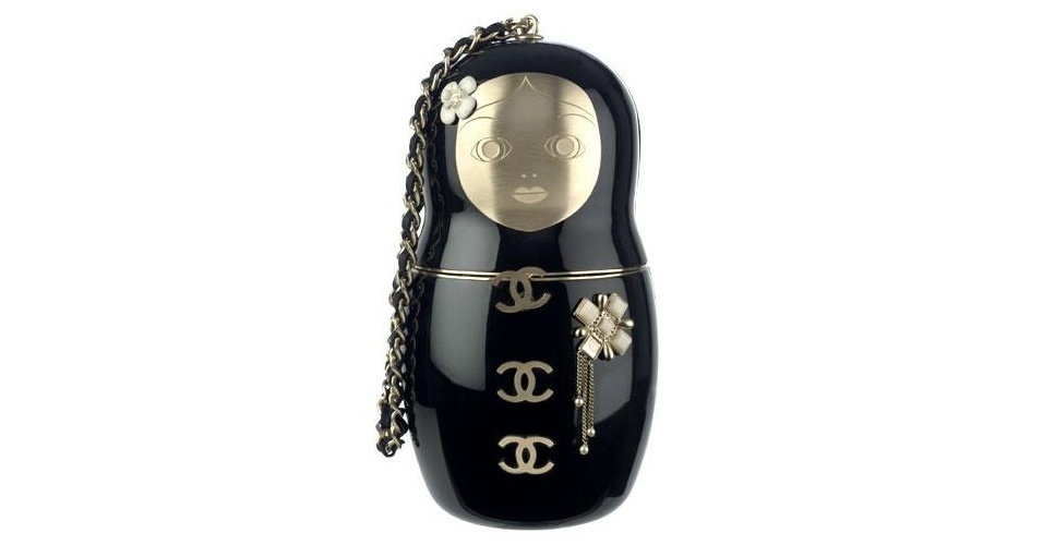 Bolsa Chanel em formato de boneca matryoshka - Divulgação