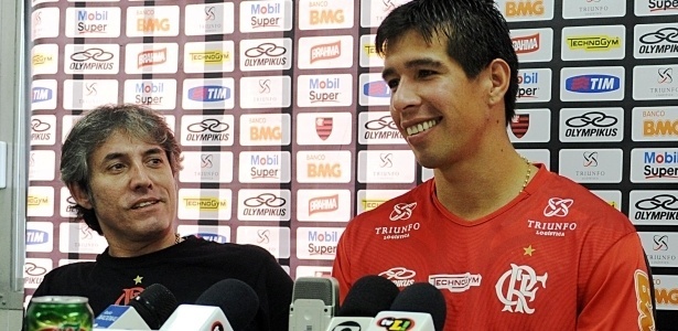 Paraguaio Cáceres foi apresentado no início de julho, mas ainda não jogou pelo Fla - Alexandre Vidal/ Fla Imagem