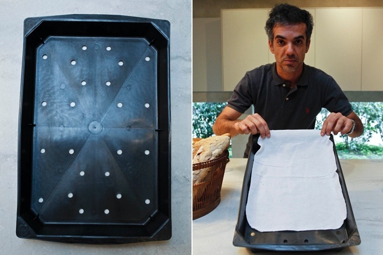 Escolha um tecido sem felpo para não soltar e grudar nos brotos quando eles crescerem. Corte o tecido do tamanho do fundo da sementeira ou bandeja de plástico e forre-a completamente - Leandro Moraes/UOL