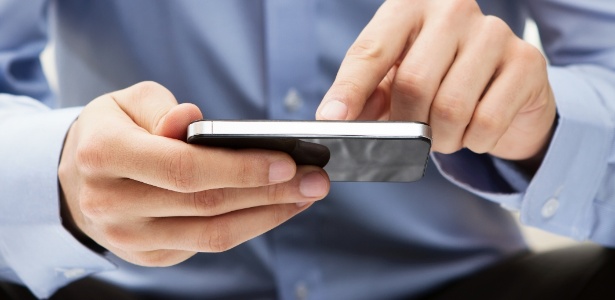 De acordo com pesquisa, barateamento de smartphones tem ajudado a impulsionar o mercado móvel - Thinkstock