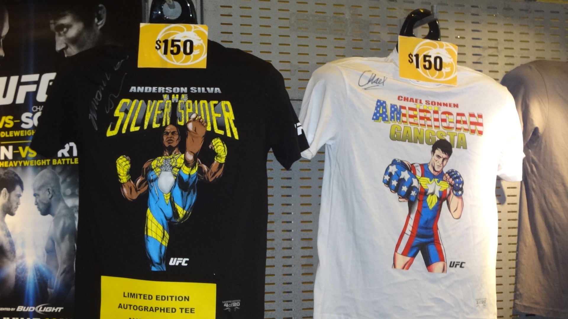 Anderson Silva e Chael Sonnen ganharam camisetas com suas versões em quadrinhos