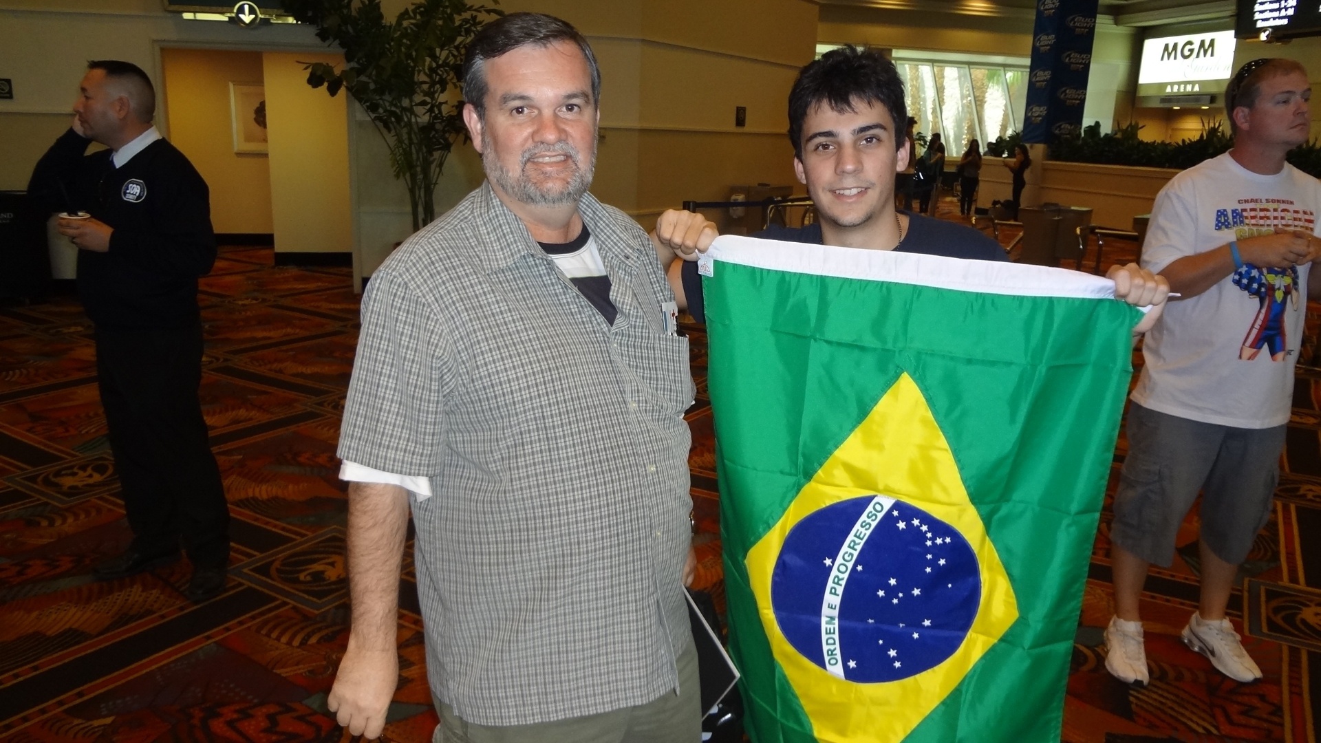 Brasileiros invadem Las Vegas para a revanche entre Anderson Silva e Chael Sonnen no UFC 148