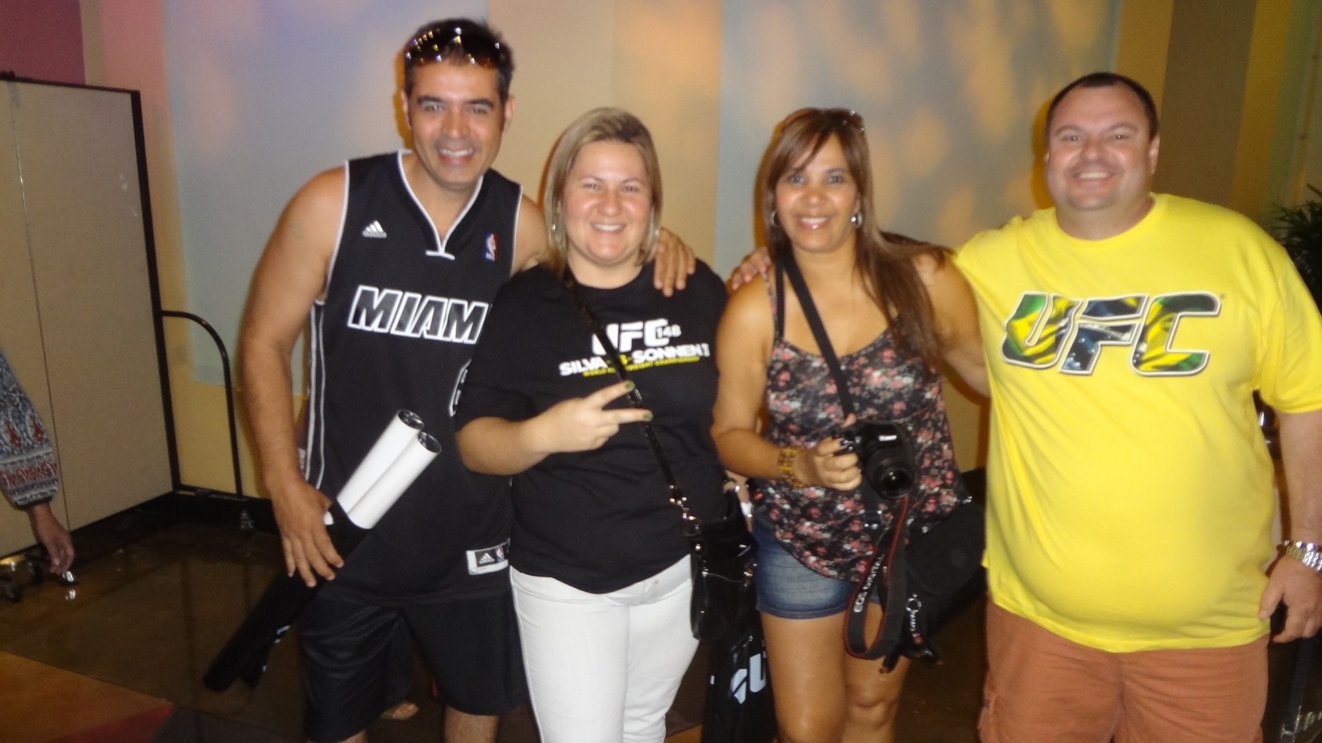 Brasileiros invadem Las Vegas para a revanche entre Anderson Silva e Chael Sonnen no UFC 148