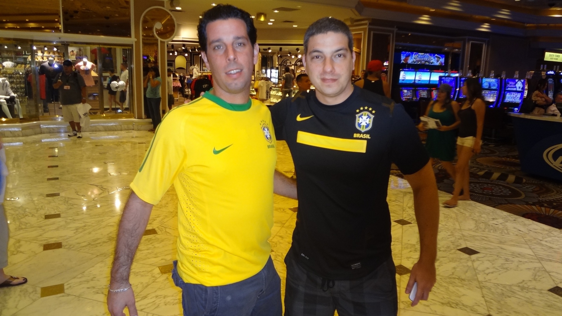 Brasileiros invadem Las Vegas para a revanche entre Anderson Silva e Chael Sonnen no UFC 148