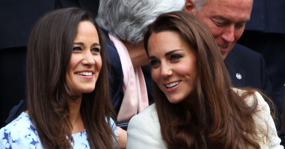 Kate e Pippa Middleton assistem a final do torneio de tênis de Wimbledom em Londres, Inglaterra (8/7/12)