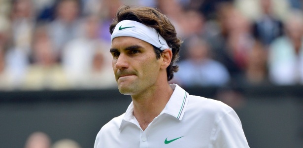Roger Federer vibra após vencer ponto contra Andy Murray na decisão de Wimbledon - REUTERS/Toby Melville