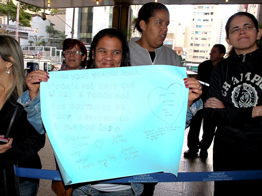 Alta do cantor de 25 anos é prevista para as 14 horas (9/7/12) - Manuela Scarpa / Foto Rio News