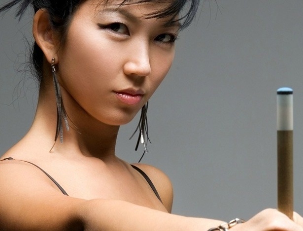 Aos 41 anos, a veterana Jenniffer Lee participa do filme 9-ball ao lado da colega de esporte Jeanette Lee - Divulgação