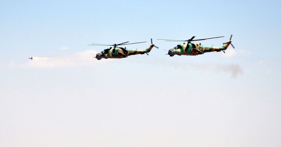 10.jul.2012-  Imagens da agência de notícias síria Sana trazem helicópteros do regime da Síria bombardeando região desconhecida