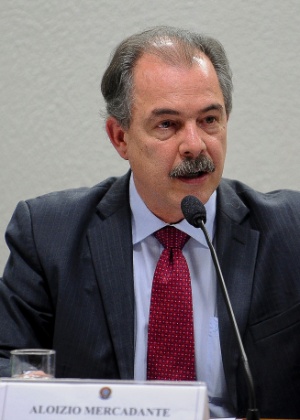 O ministro da Educação, Aloizio Mercadante, durante audiência no Senado nesta terça-feira (10) - Wilson Dias/ABr