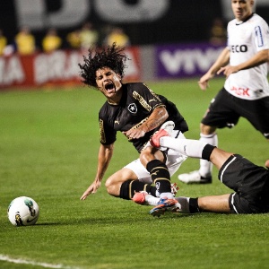 Márcio Azevedo está com dores no ciárico e não tem previsão de volta ao time do Botafogo - Leonardo Soares/UOL