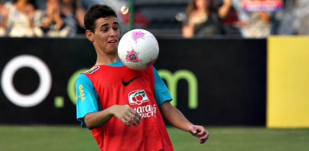 Oscar, camisa 10 da seleção, vai assinar contrato de cinco anos com o Chelsea - Júlio César Guimarães/UOL