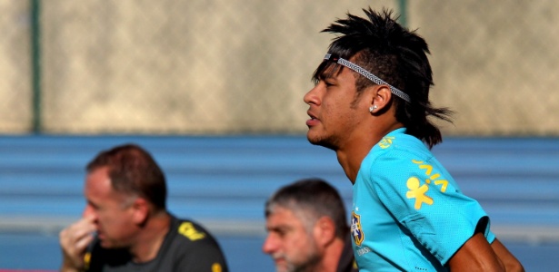 Neymar e os companheiros Ganso e Rafael estão concentrados com a seleção no Rio de Janeiro