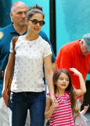 Katie Holmes e a filha Suri Cruise se divertiram no Central Park Zoo em Nova York (11/7/12)