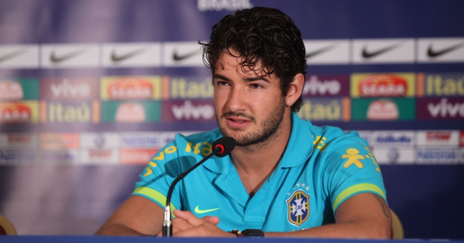 Na coletiva, Pato evitou falar sobre  interesse do Corinthians na sua contratação para o Mundial de Clubes