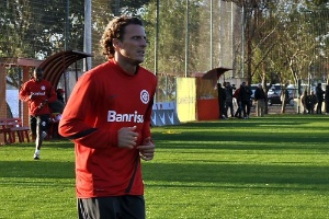 Diego Forlán faz treino físico na Sogipa