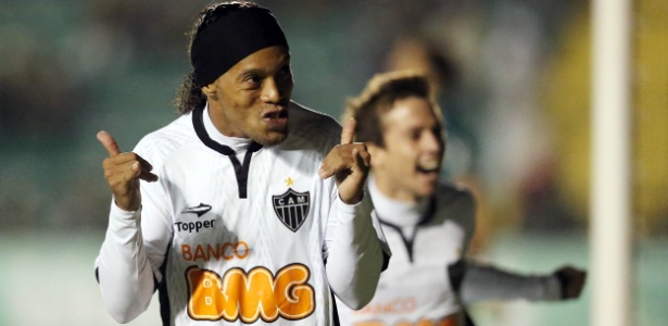 Ronaldinho diz que Atlético está preparado até para a derrota: "Não tem salto alto" - CRISTIANO ANDUJAR/AGIF/AE