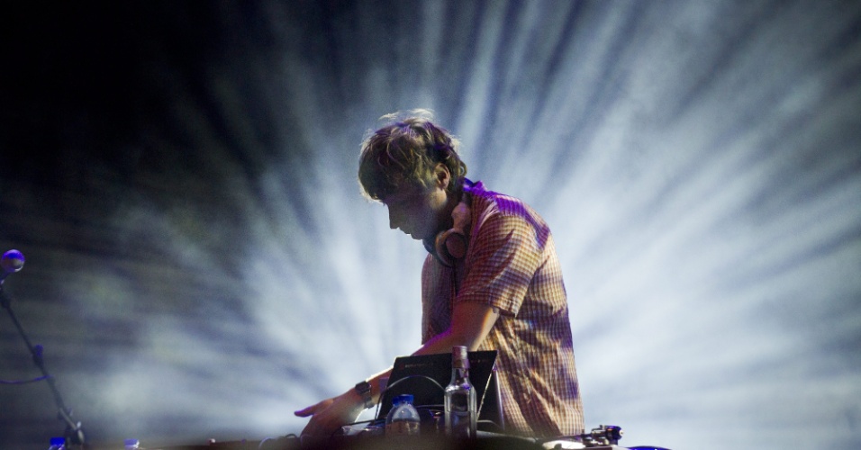 15.jul.2012 - DJ se apresenta no festival de música Optimus Alive, em Oeiras, Portugal